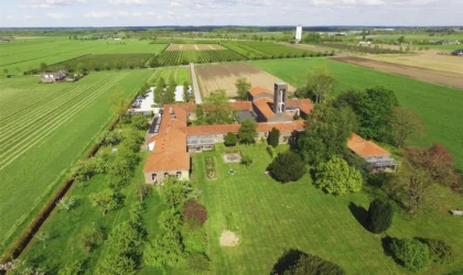 Achterzijde vanuit labyrinth