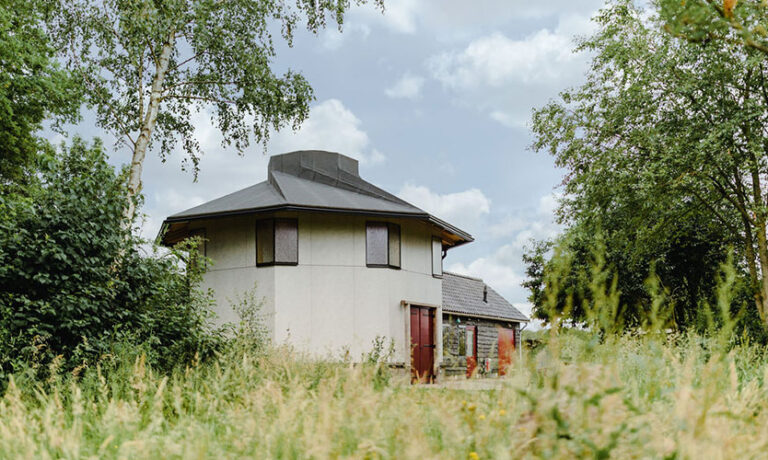 Athanor Retreat Center : Essence Institute